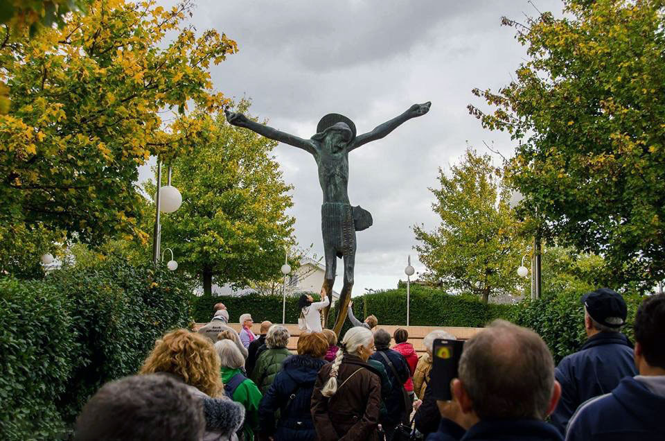 Cristo resucitado · Medjugorje - Caminos de Gracia - Peregrinaciones Cristo resucitado · Medjugorje