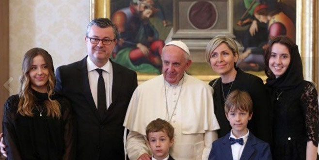 El papa Francisco con la familia de Sanja Oreskovic - Caminos de Gracia - Peregrinaciones El papa Francisco con la familia de Sanja Oreskovic